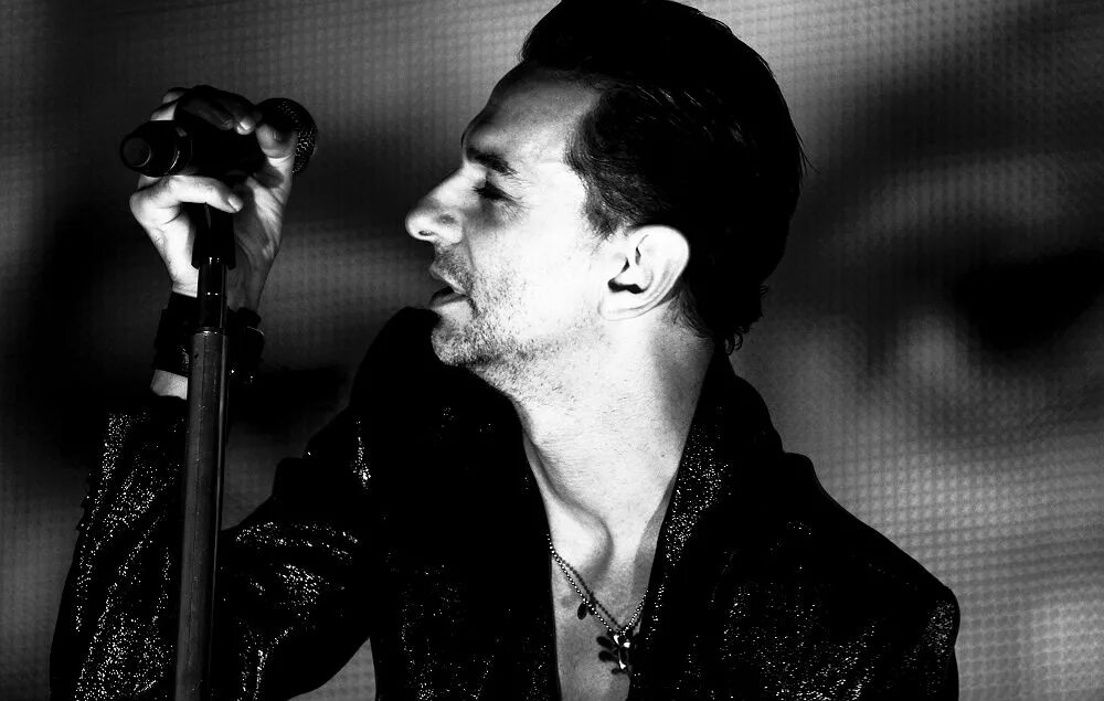 Депеш мод голос. Дейв гаан. depeche mode солист. дэвид грэхем депеш мод. дэвид гаан 2017.