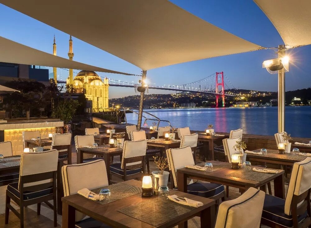 Рестораны стамбула с видом. Рэдиссон Босфор Стамбул отель. Radisson Blu Bosphorus Hotel 5*. Villa Bosphorus Стамбул ресторан. Рэдиссон Блю Босфорус Стамбул.