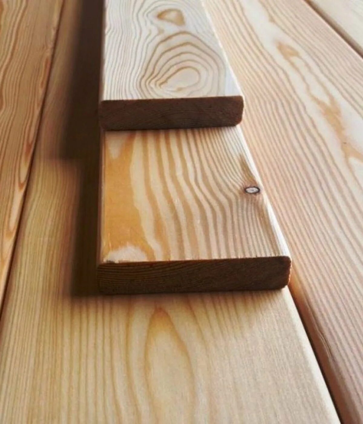 Планкен лиственница фасад. Планкен из лиственницы 120х20. Планкен лиственница. Планкен на доме. Планкен термососна.