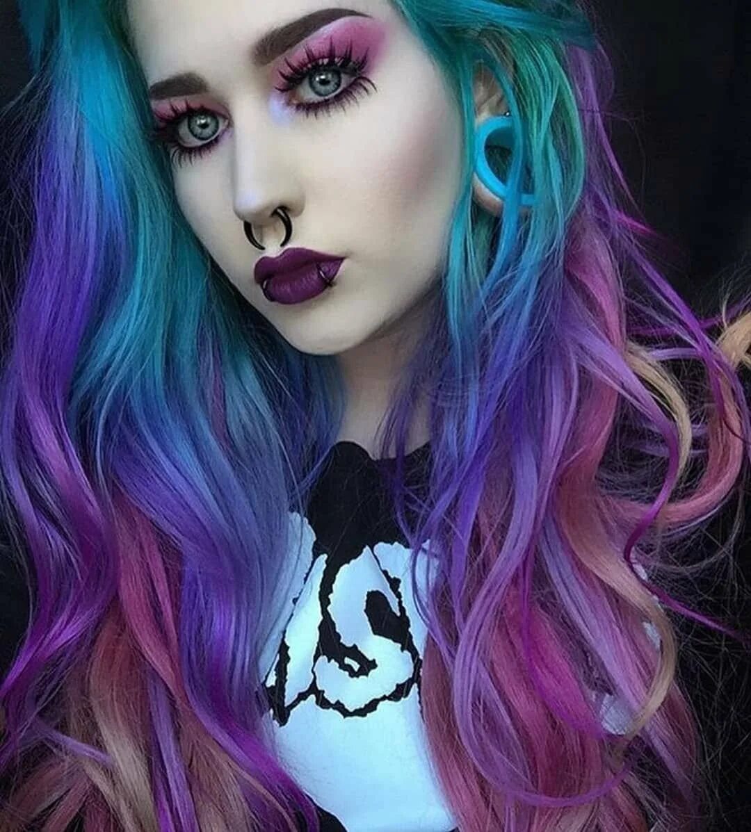 Девочка с цветными волосами. Цветные волосы. Радужные волосы. Девушка с яркими волосами. Красивые девушки с разноцветными волосами.