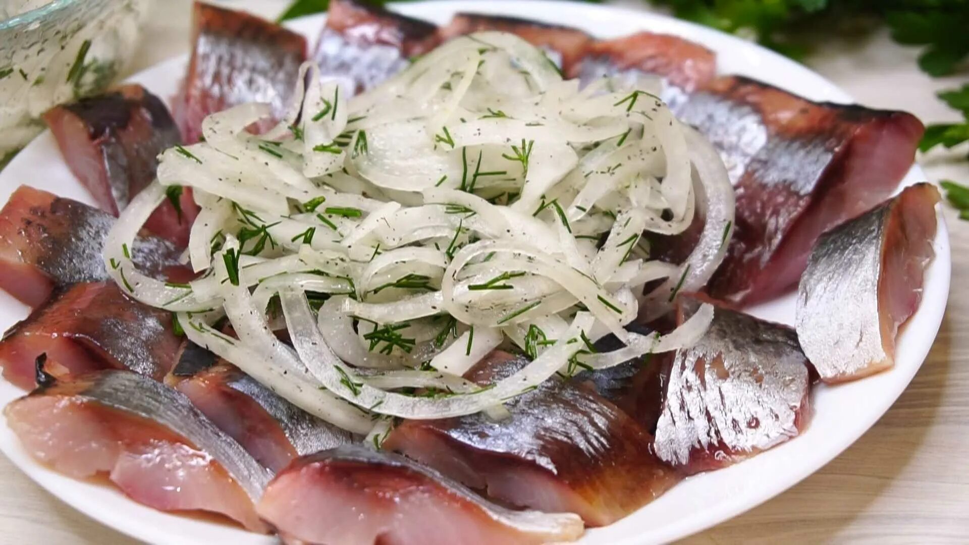 Как вкусно замариновать селедку