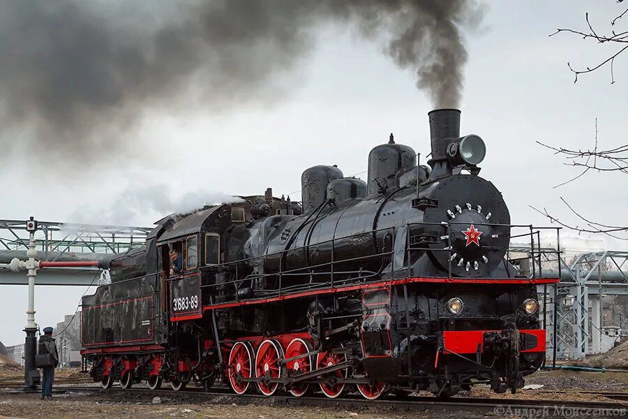 паровой поезд локомотив. электровоз паровоз тепловоз. первый паровой локомотив. старинный поезд. локомотив первый поезд.