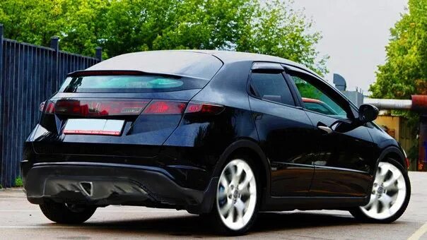 Civic 5d стекло. Honda civic 5d (8g). honda civic 8 5d. honda civic 5d 2007. новые хонду цивик 5д.