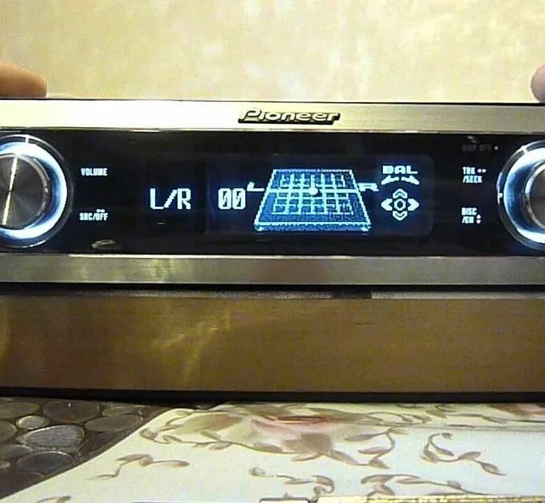 Крутые автомагнитолы прошлого. Магнитола кенвуд процессорная с блютуз. Pioneer deh-p88rs2. Pioneer dex-p99rs. Kdc-6051u.