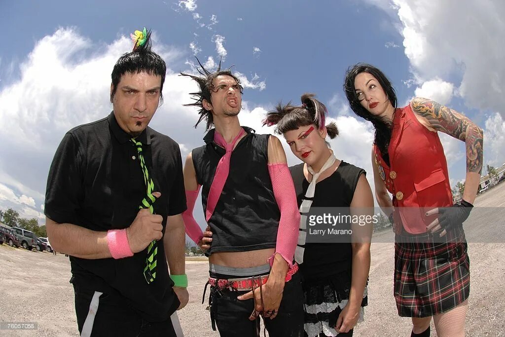 Mark david chapman mindless self. Mindless self indulgence вокалист. mindless self indulgence джимми юрин. джимми урин mindless self indulgence.