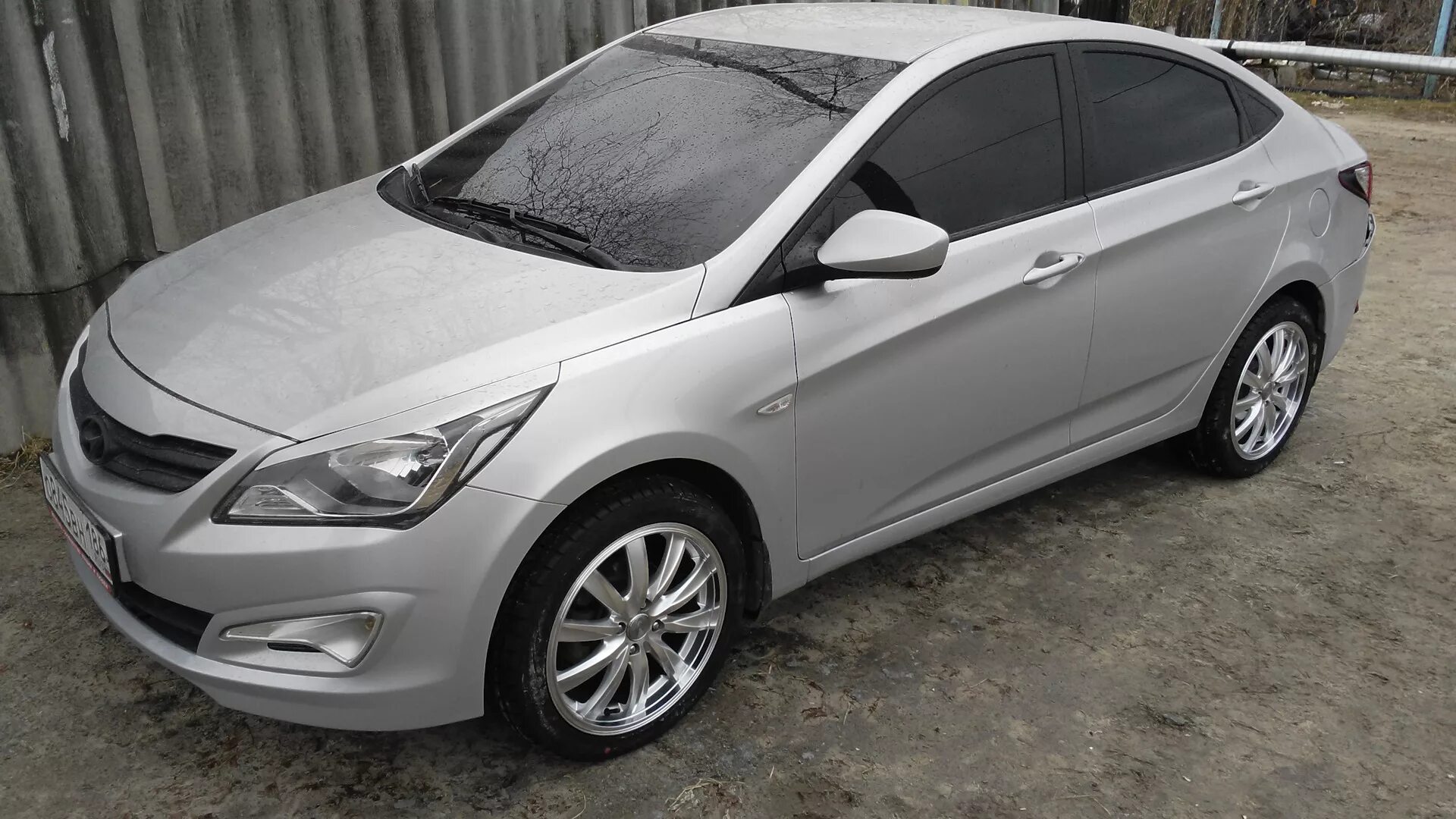 Hyundai Solaris 2015. Hyundai Solaris 2015 на r17 серебро. Hyundai Solaris 2015 серый. Hyundai Solaris 16.