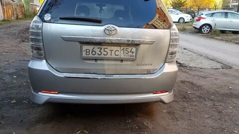 Задний бампер тойота виш