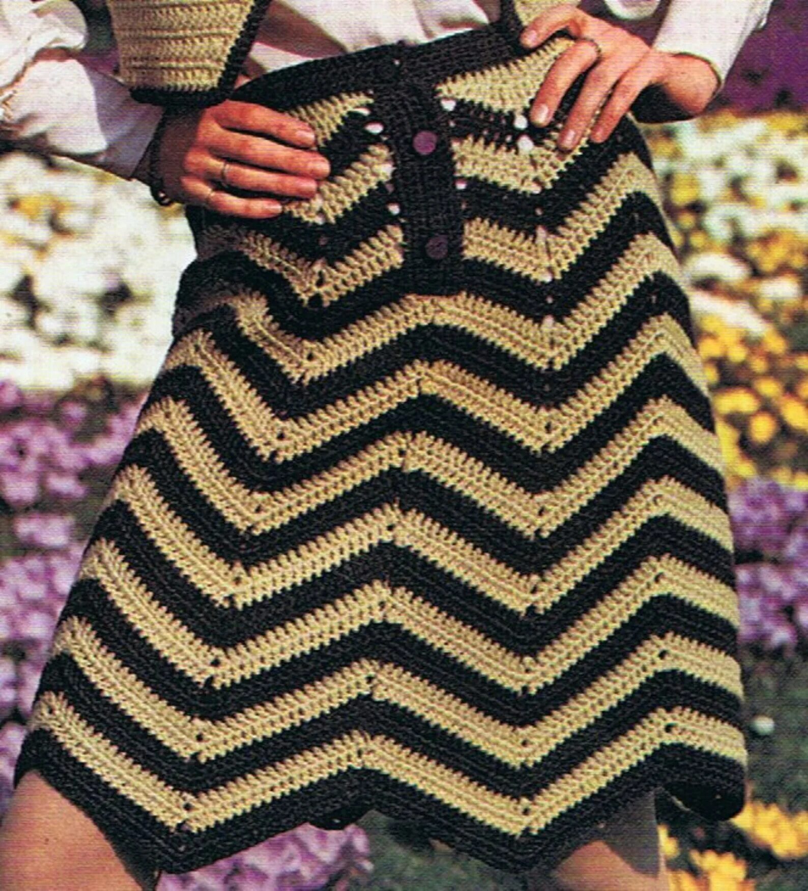 Юбка зигзаг крючком. Юбка зигзаг крючком. Юбка зигзаг крючком двухцветная. Летняя юбка крючком. Юбка зигзаг.