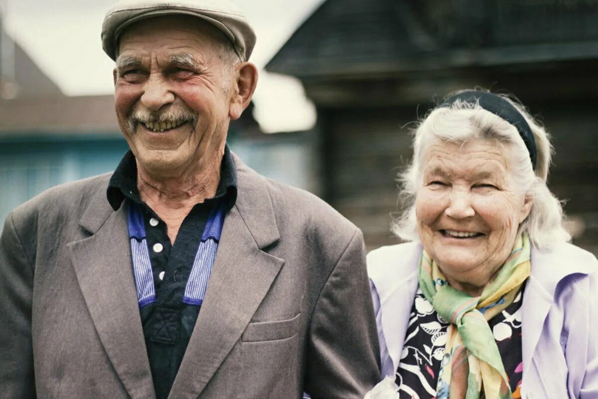 Бабуля и дедуля картинки. Русские бабушка и дедушка. Старенькие бабушки и дедушки. Дедушка женщины. Бабушка и дедушка.