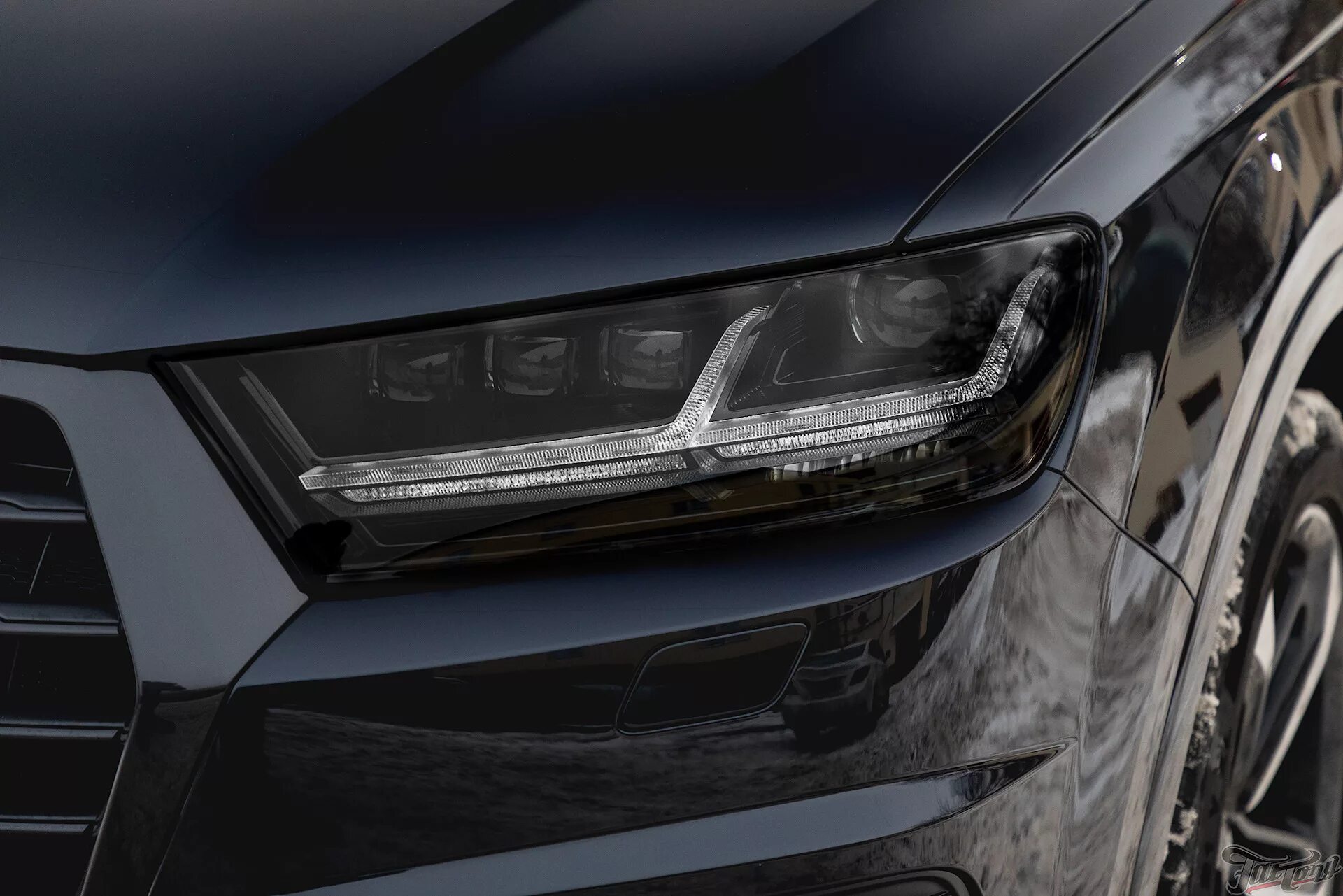 Разбираем фары Audi Q7 - YouTube