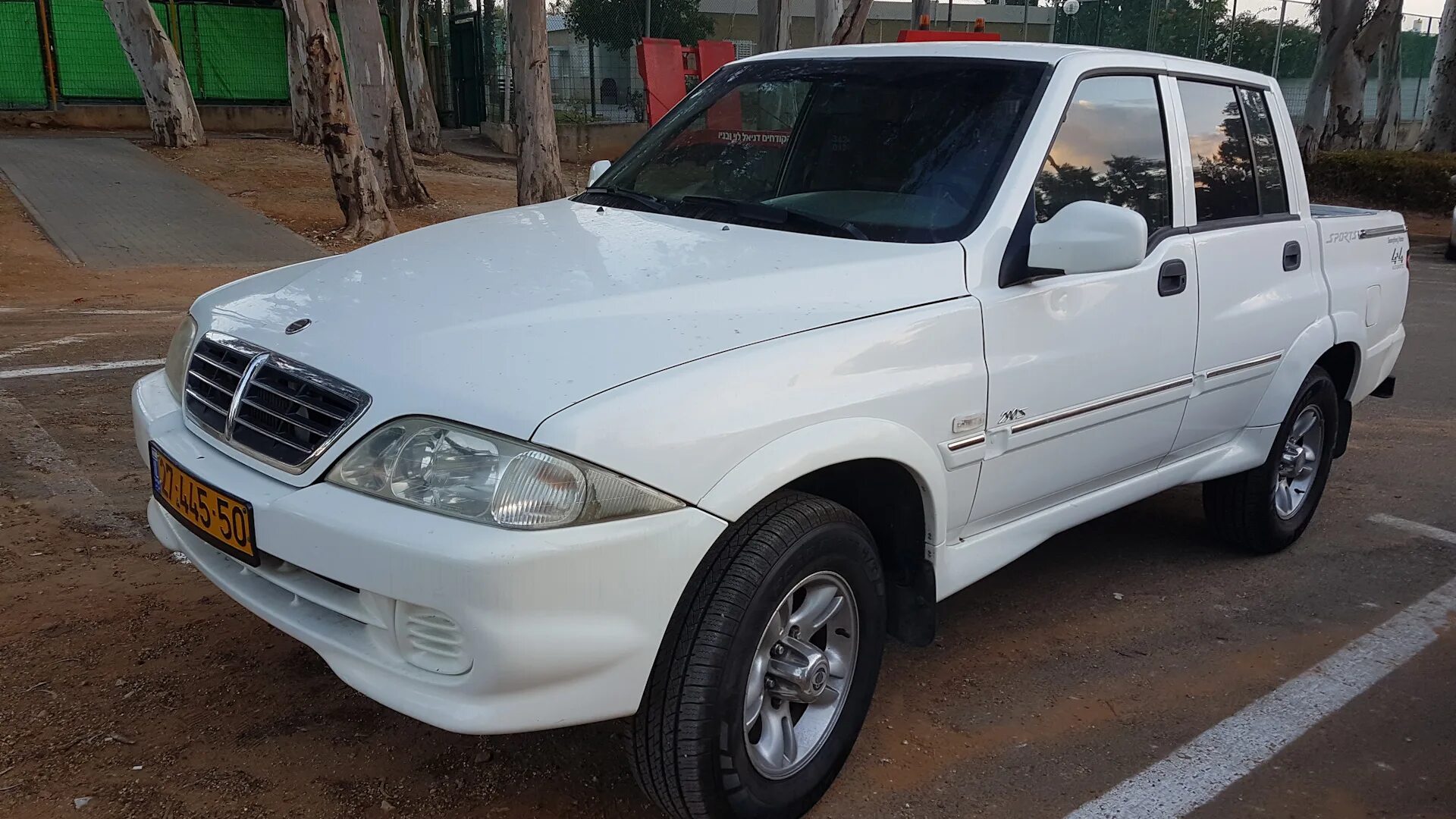 Ssangyong musso sport. SSANGYONG Musso Sports. SSANGYONG Musso 2000. SSANGYONG Musso Sports 2. Санг Йонг Муссо 2000.