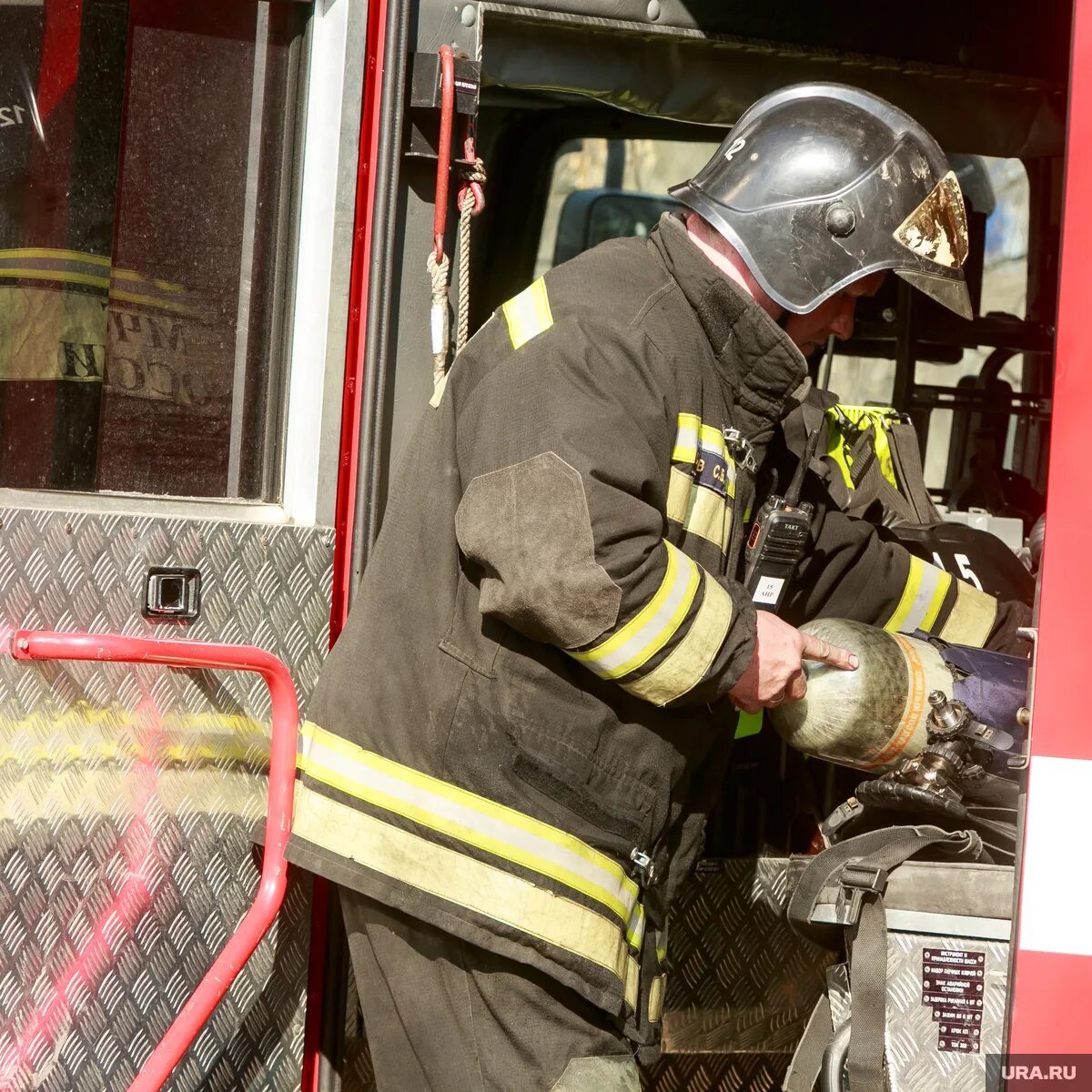 ложная пожарная тревога. эвакуация трк небо 2023. пожар тц солнечный тюмень. мчс тревога. ложная пожарная тревога.