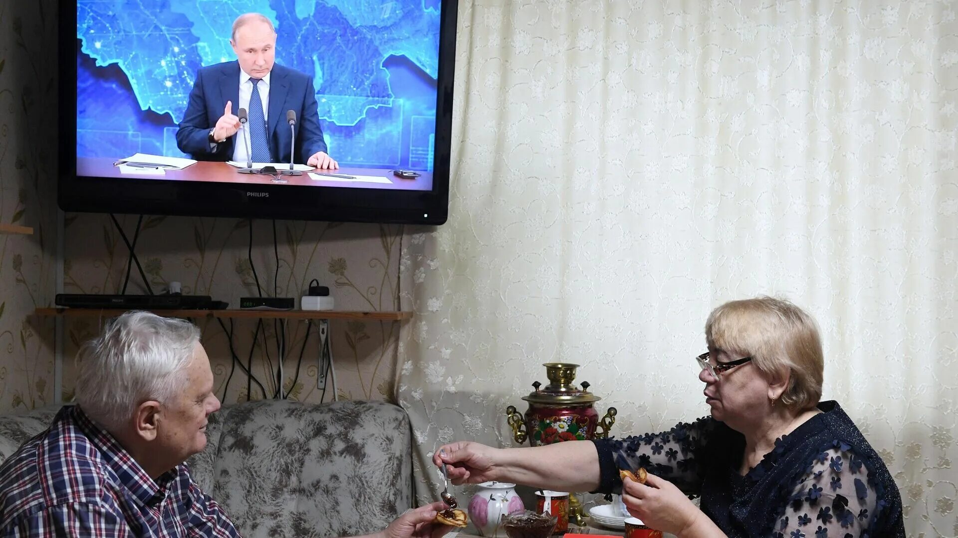 Пенсионеры пенсия. Безработные пенсионеры. Пенсии. Пенсионеры на лавочке. Филина надежда николаевна кайбицкий район федоровское.