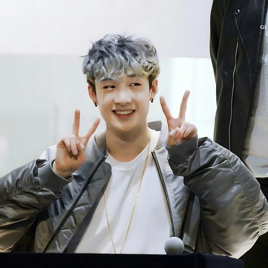 Бан Чан из Stray Kids. Бан Чан Stray Kids улыбка. Бан Чан Stray Kids рост. Бан чае. Bang chan red