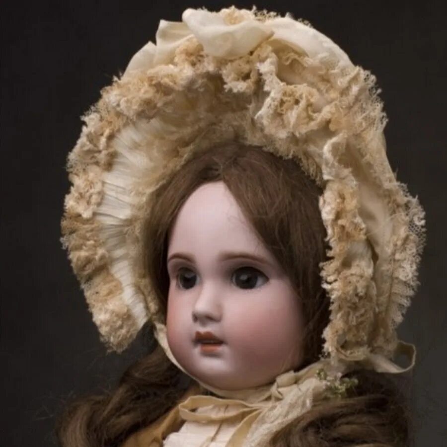 Старая куколка. Ильмира Степанова Антикварные куклы. Старые фарфоровые куклы. Антикварные фарфоровые куклы. Антикварная куколка.