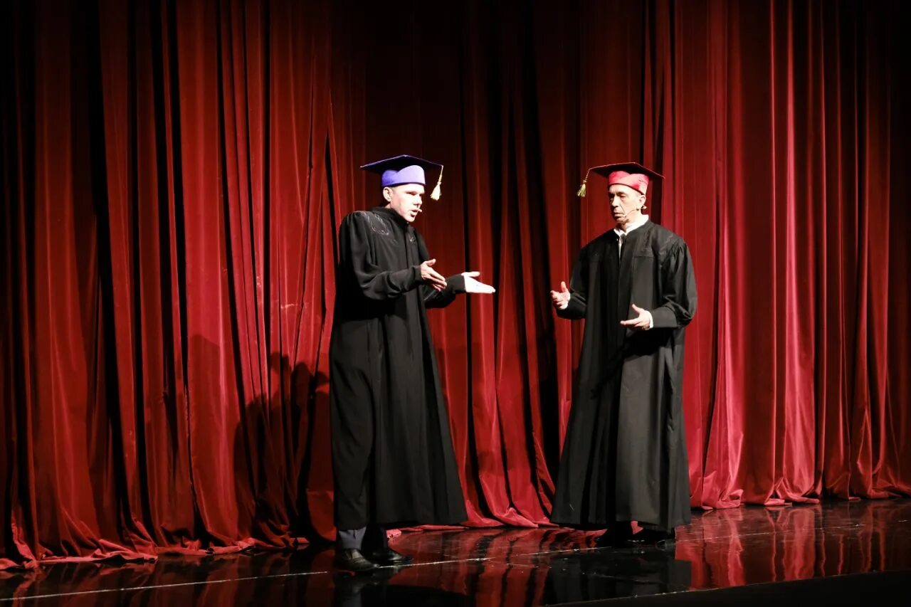 Конек горбунок спектакль тюз спб. Юбилей ювелира казанский тюз. Союз театральных деятелей татарстана. Театр юного зрителя. Театр кот.