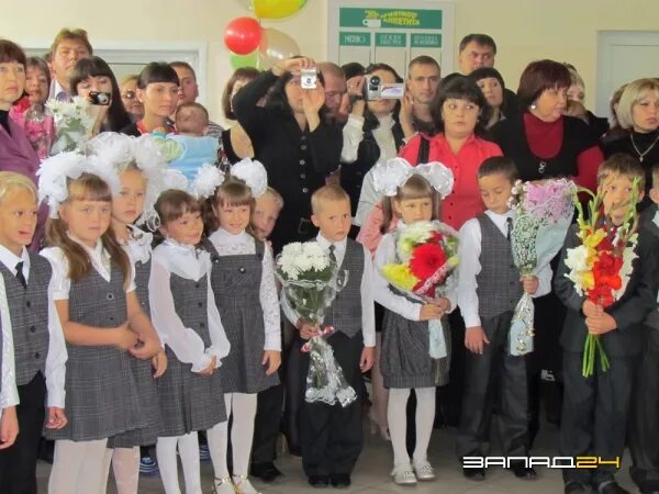 школа 4 город назарово. поселок бор назарово. школа 1 назарово. назарово 2 школа мбоу сош. школа средняя номер 2 назарово красноярский край.