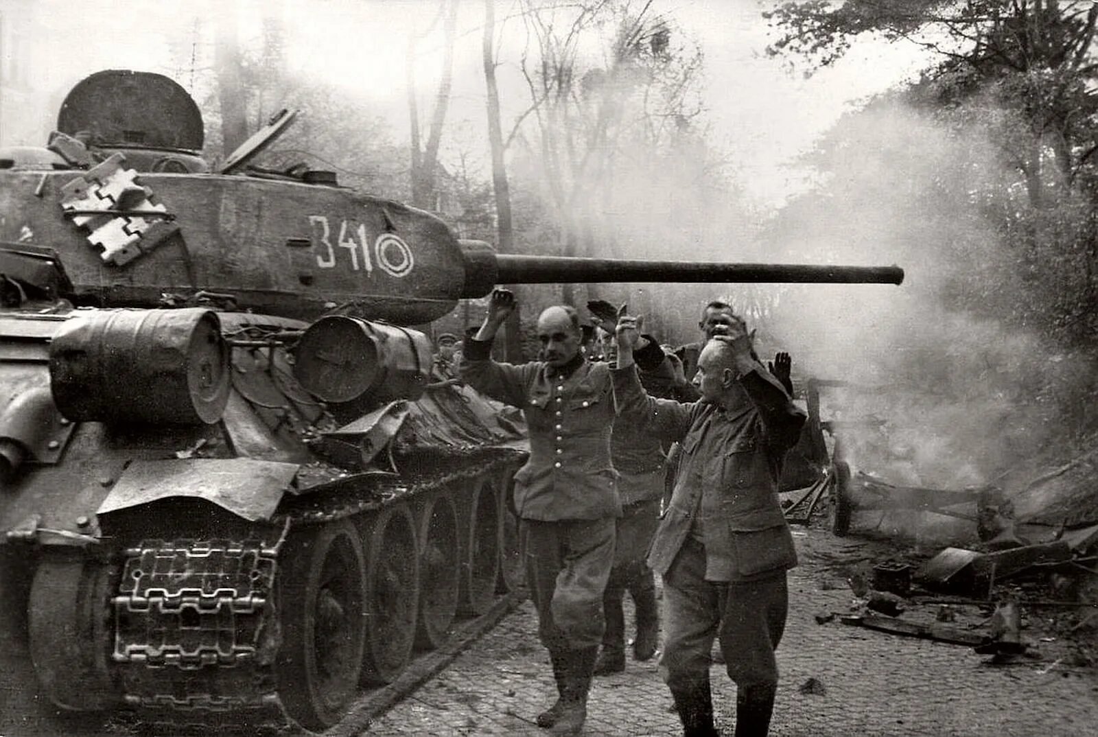 Танк т 34 ВОВ. Т 34 85 штурм Берлина.