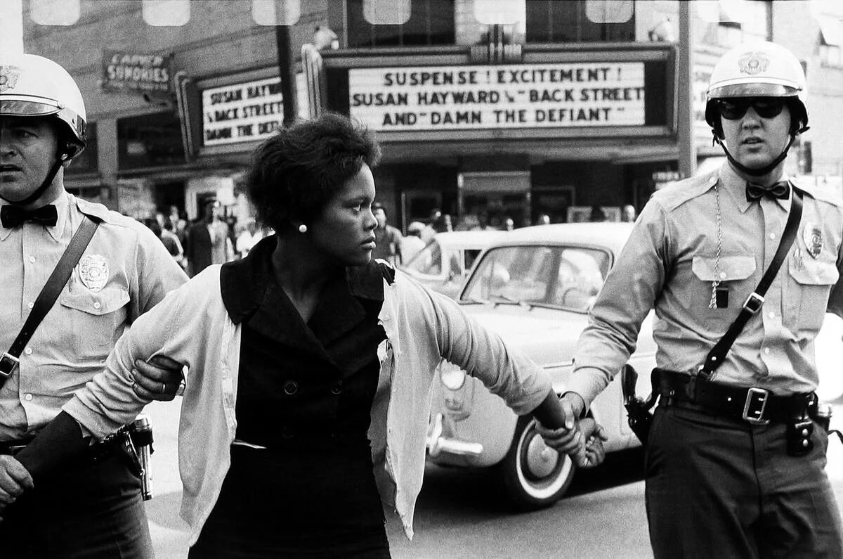 Расовая сегрегация. Брюс Дэвидсон фотограф США 1963. Расовая сегрегация США В 60-Е годы. Расовая сегрегация в США.