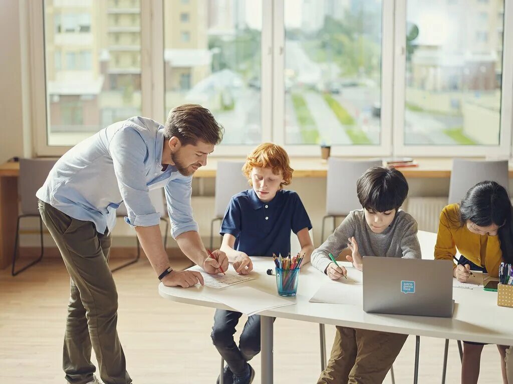 Алгоритмика сотрудники. Алгоритмика. Алгоритмика. It куб. Education алгоритмика.