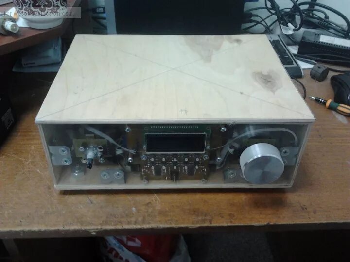 корпус ресивера. приставка триколор gs b211. эквалайзер на tda7317. усилитель salora. корпус металлический.