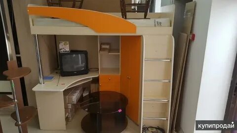 Кровать второй ярус внизу стол