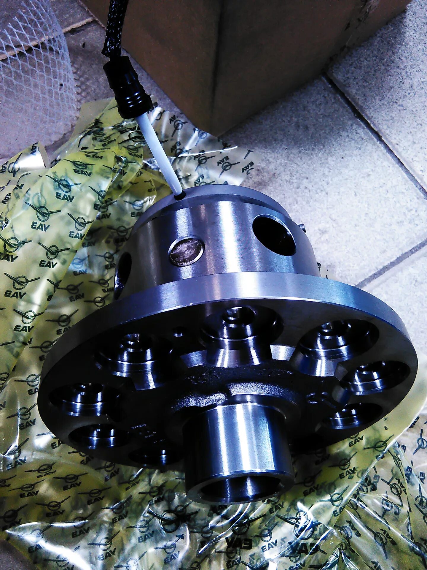 Eaton detroit truetrac. Самоблокирующийся дифференциал torsen. Блок заднего дифференциала. Самоблокирующийся дифференциал torsen. Блокировка дифференциала хаммер h2.