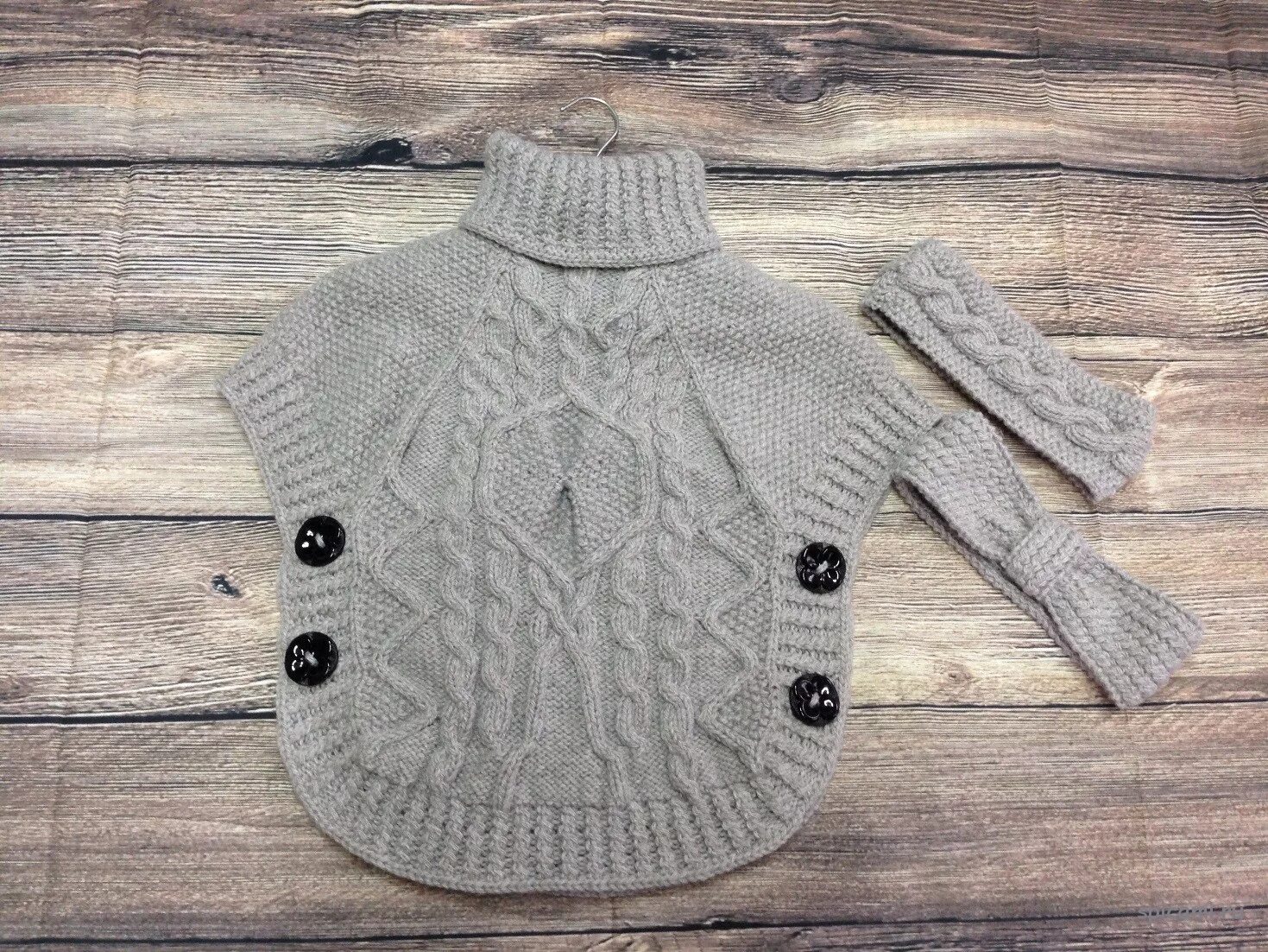 оригинальные безрукавки. детский вязаный жилет. пончо для девочки. вязание спицами узоры и схемы для мальчиков безрукавки. детский вязаный жилет.