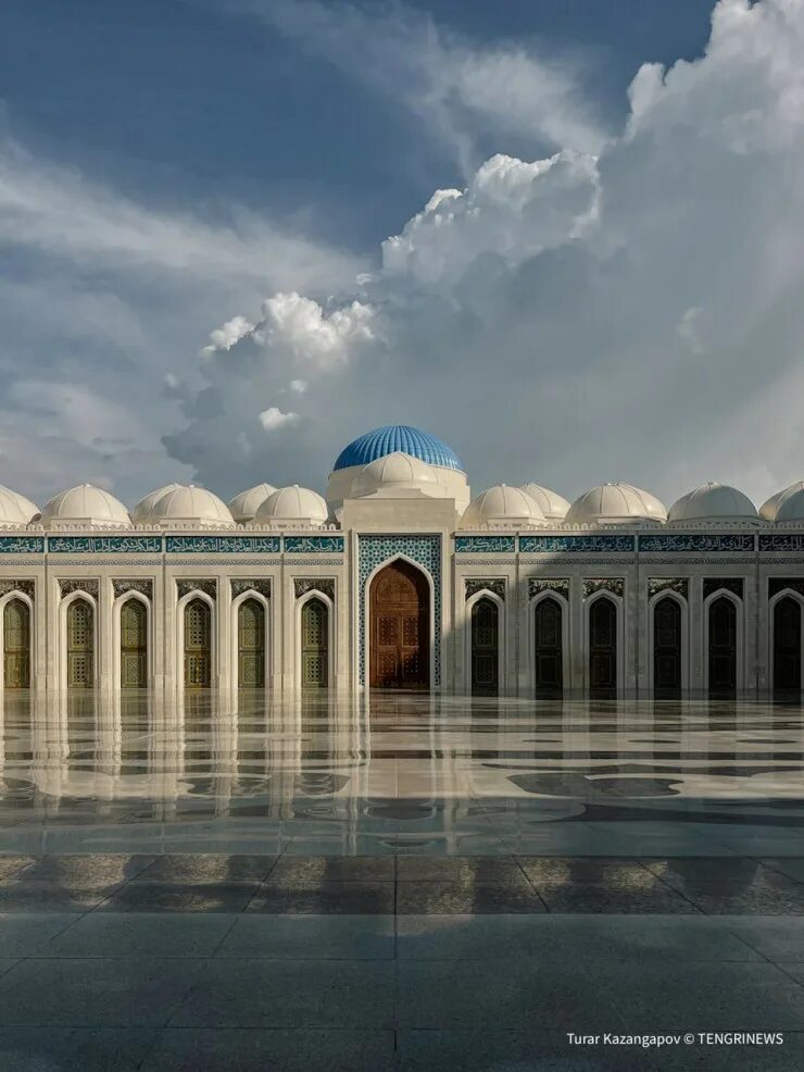 Астана самая большая мечеть. Мечеть в Астане самая большая. Мечеть Назарбаева Астана. Центральная мечеть (Астана). Новая мечеть в Астане.
