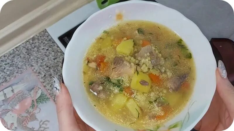 Уха из головы с пшеном. Уха из форели с пшеном. уха с пшеном. рыбный суп из горбуши с пшеном. суп с горбушей и пшеном.