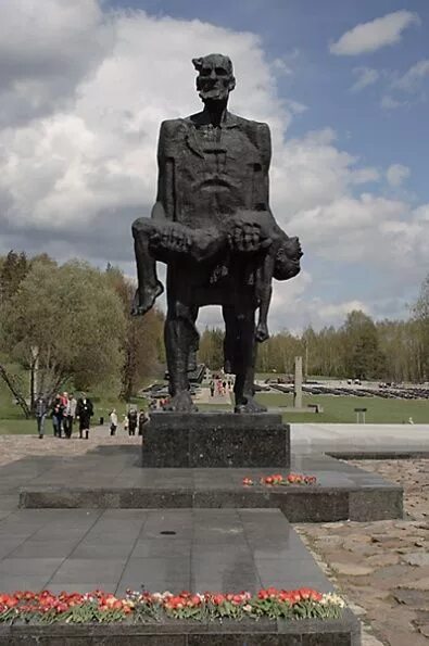 Где находится хатынь в белоруссии. «непокорённый человек». мемориальный комплекс хатынь, белоруссия. мемориального комплекса «хатынь»— «непокоренный человек».. хатынь памятник непокоренный. непокоренный человек хатынь беларусь памятник.