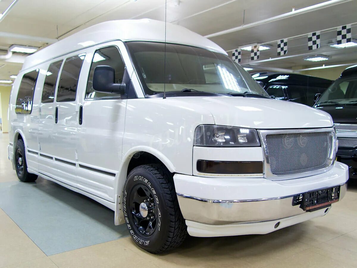 Шевроле экспресс с пробегом в россии. Chevrolet Express II. Шевроле экспресс белый. Chevrolet Express 1995. Шевроле экспресс 280 л.с.