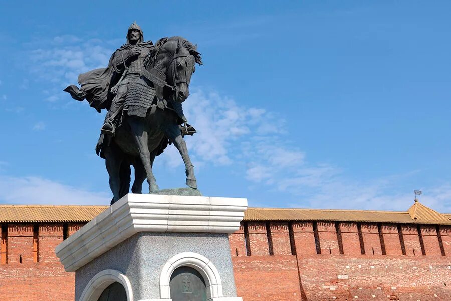 Какой памятник посвящен куликовской битве. Куликово поле памятник Дмитрию Донскому. Памятник Дмитрию Донскому в Туле. Памятник Дмитрию Донскому на месте Куликовской битвы..