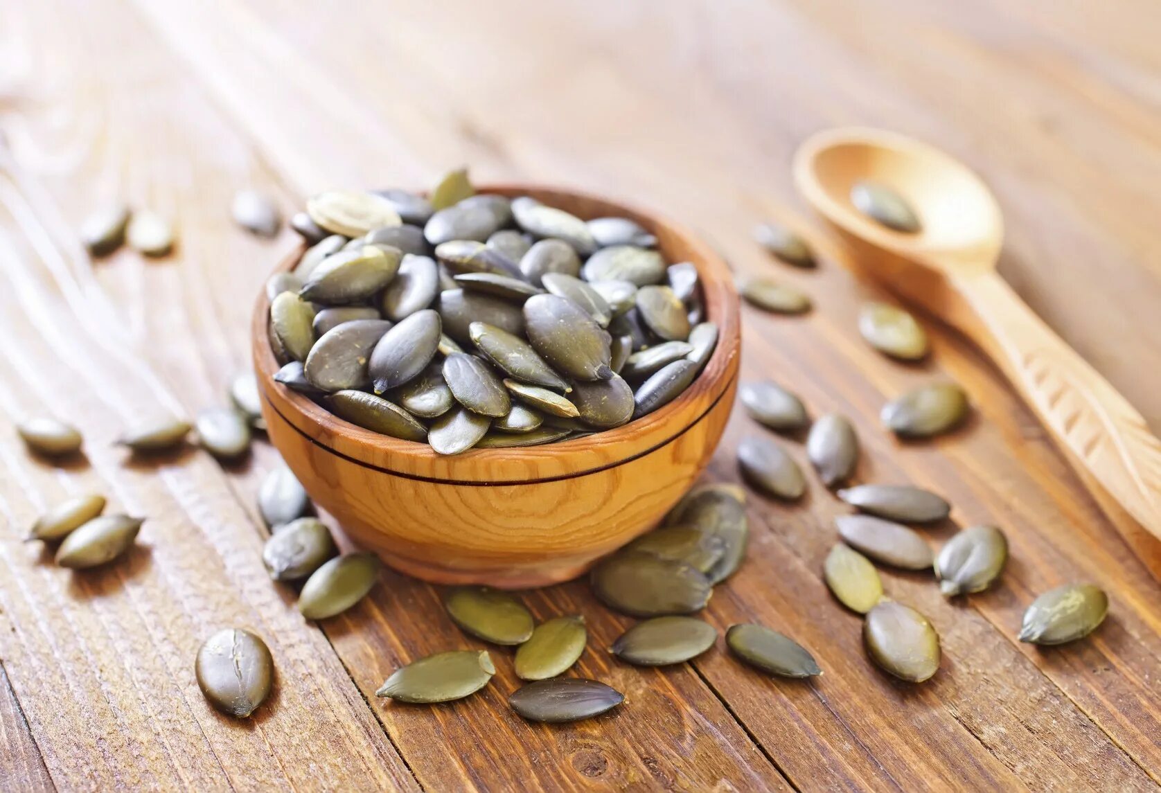 Семечки тыквенные. Можно ли семечки при холестерине. Холестерин и семечки подсолнечника. Тыквенные семечки снижают ли сахар в крови. Продукты понижающие тестостерон.