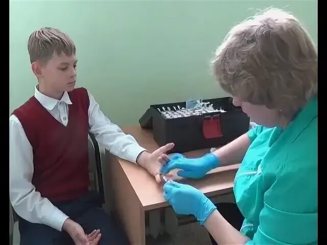 Медосмотр в 7 классе. Плановый медосмотр в школе. уролог в школе. медосмотр детей в школе 12 лет. школьник у уролога.