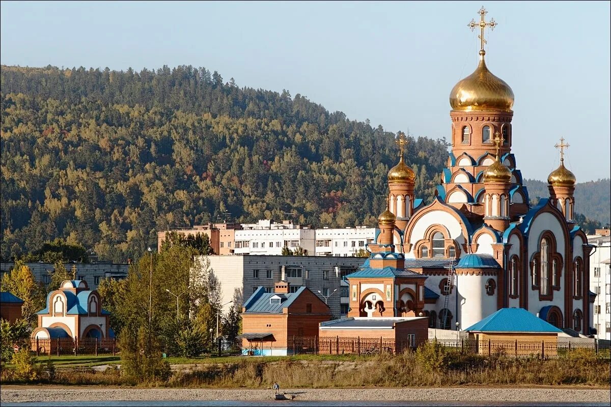 В красноярском крае храмы. Церковь Зеленогорск Красноярский. Церковь в городе Зеленогорск Красноярский край.