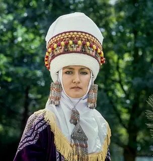 Орыс кемпір жас жігіттің жамбасын жұлып алады