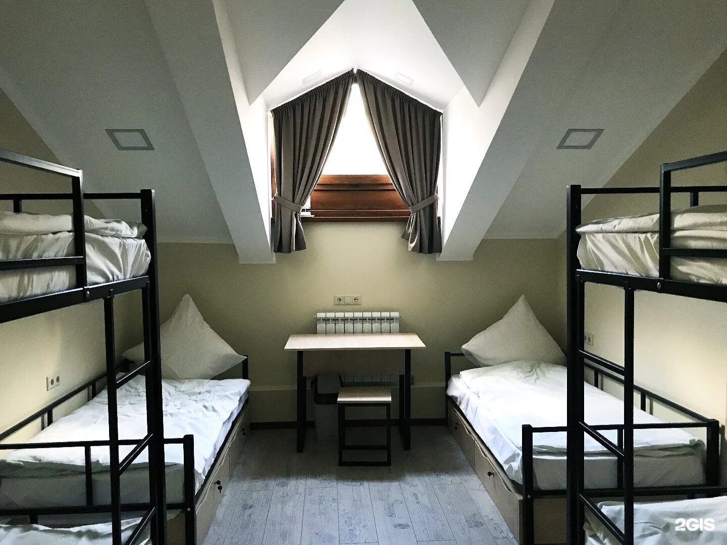 Хостел 42 москва сокол. Хостел 42. Хостел арбат 42 номер 6. Хостел москва 12 мест в номере. Хостел 42.