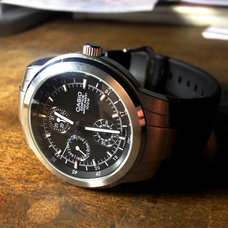 Edifice EF-305.