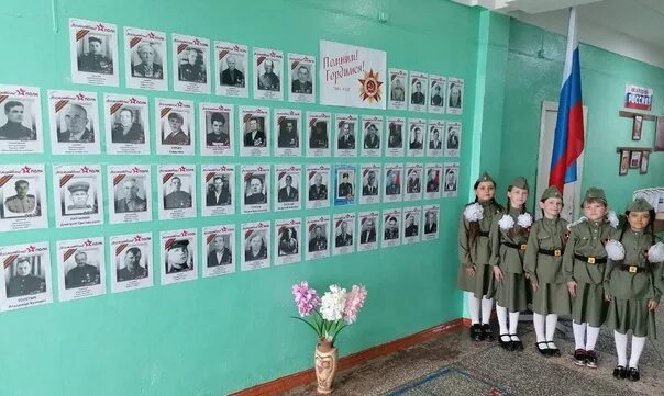 Стена победы в детском саду. Выставки ко дню победы в доу. Украшение группы в доу к дню победы. Стена победы в детском саду. Стена памяти.