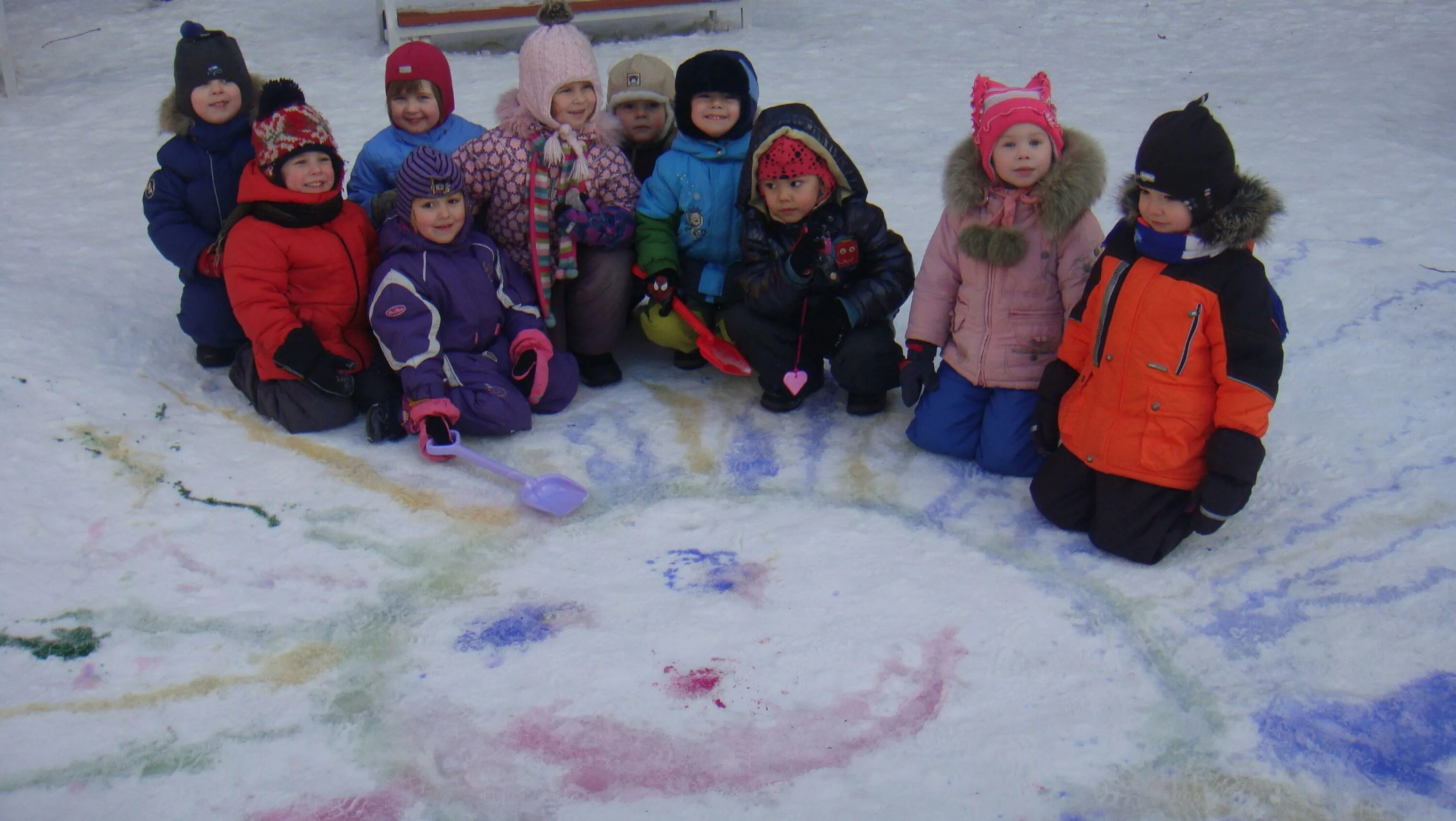 Развлечения зимние в детском саду. Зимние забавы для детей в детском саду. Зимние развлечения для детей в детском саду. Зимние забавы для детей в детском саду на улице.