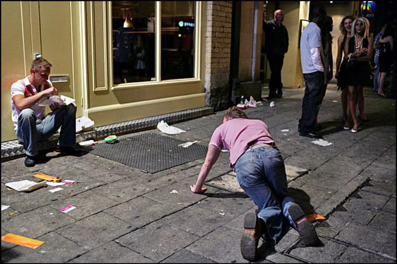 Алкаш на английском. Алкаш на английском. Алкаш на английском. Рюмочная алкаши. Алкаш на английском.