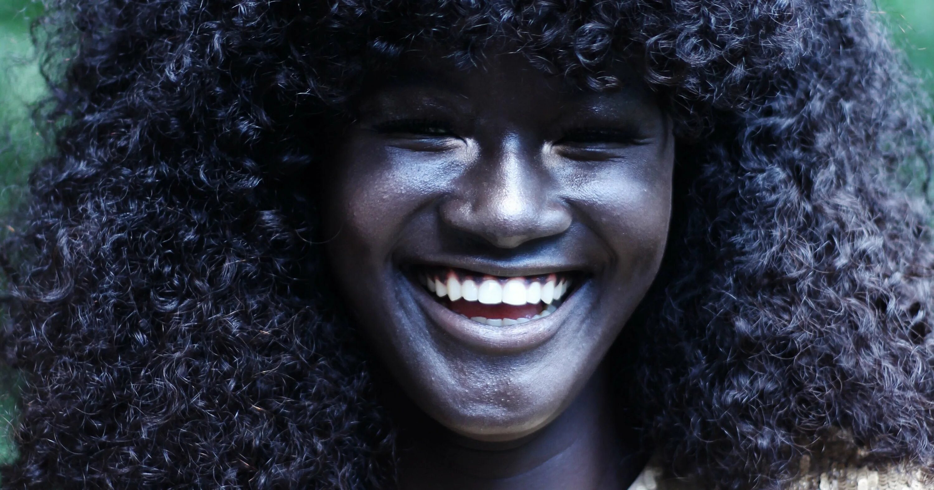 Худия Диоп. Худия Диоп модель. Сенегальская модель Худия Диоп. Необычный цвет кожи.