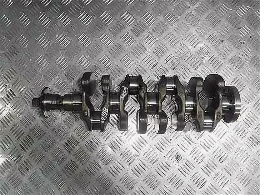 Коленчатый вал дизеля д 240. Болт м 8 коленвала кия сид. Коленвал 1e40qmb. Болт м 8 коленвала кия сид. Коленвал i30.