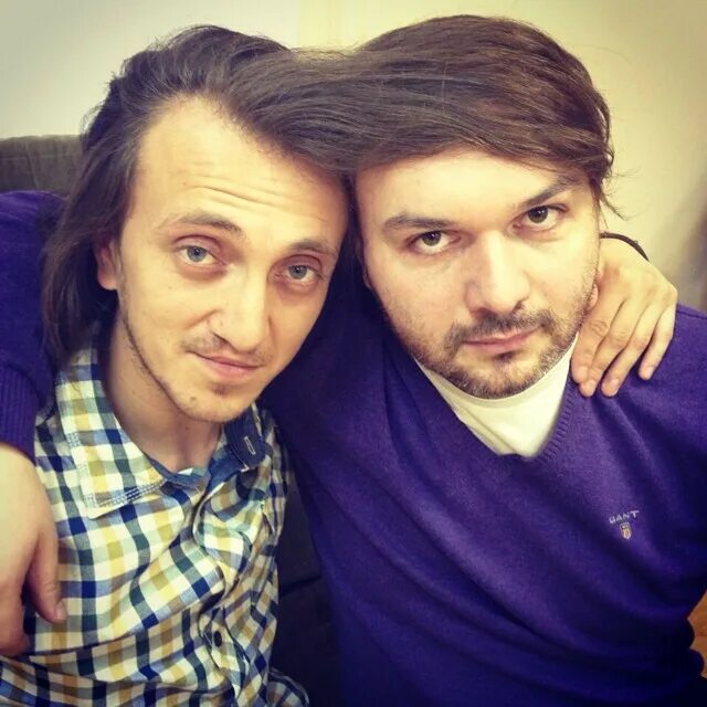 Ребята, на помощь! У кого есть на завтра парик русый волнистый каре? Возьму в да