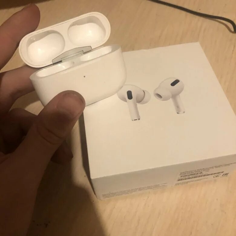 Коробка оригинальных airpods. Аирподсы про 4 оригинал. AIRPODS Pro 2 кейс. AIRPODS Pro 2 коробка. AIRPODS Pro кейс оригинал.