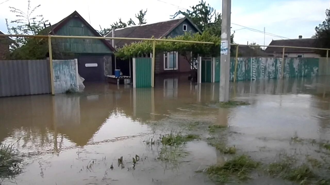 Краснокумское георгиевский ставропольский край. Село Краснокумское Георгиевский район Ставропольский край. Наводнение в Ставропольском крае 2017. Наводнение в Краснокумское Георгиевского района. Паводок в Ставропольском крае в мае 2017 года.