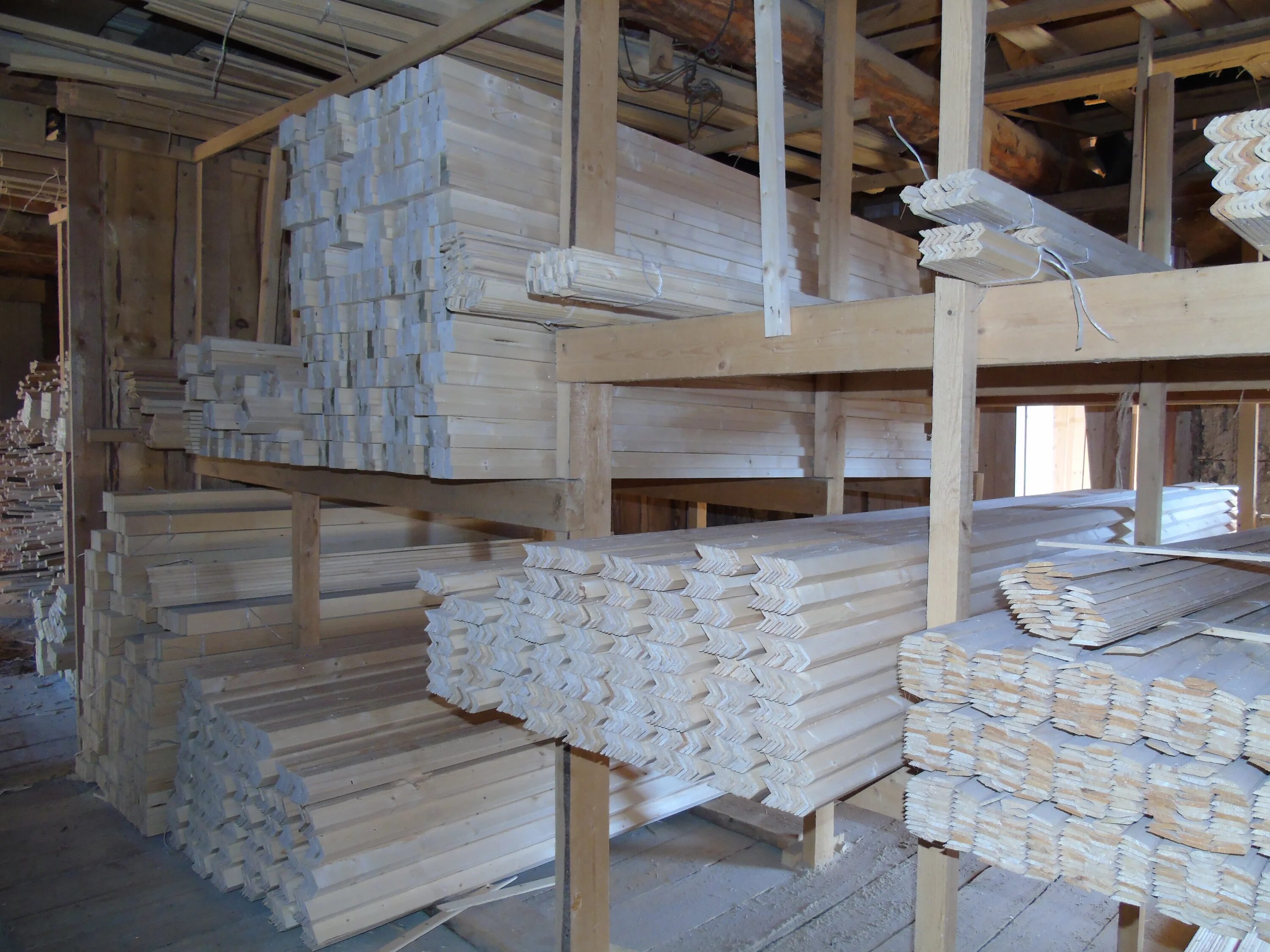 лесная промышленность дальнего востока. заборная доска тонкая. сырье для производства пиломатериалов. пиломатериалы п. лесоторговая промышленность канады.