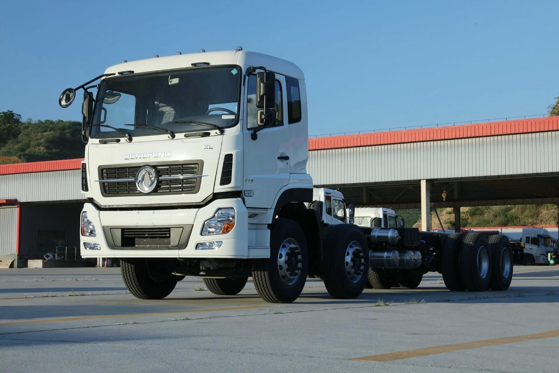 Донг Фенг седельный тягач. Dongfeng DFH 4250. Dongfeng dfh4250а9, седельный тягач. Капотный тягач Донг Фенг. Грузовик 48