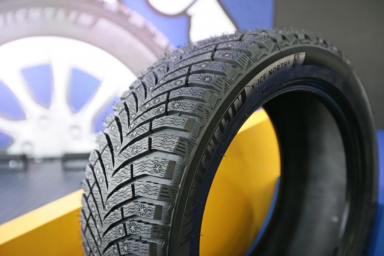 Шины мишлен айс. Шины Michelin x-Ice North 4. Michelin x-Ice North 4 SUV. Michelin XL X-Ice North 4 SUV. Michelin 275/45 r20 x-Ice North 4.